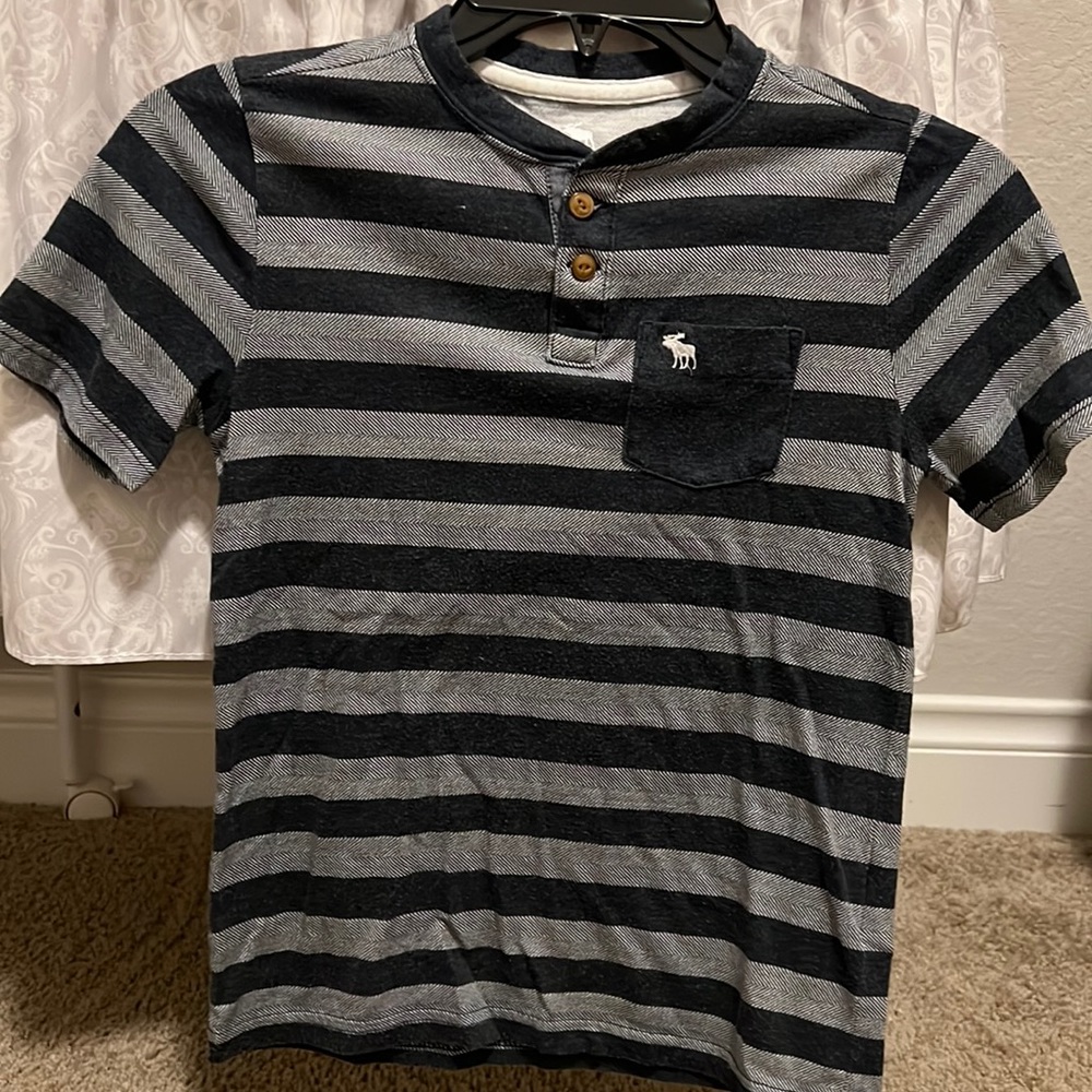 Abercrombie boys T shirt
